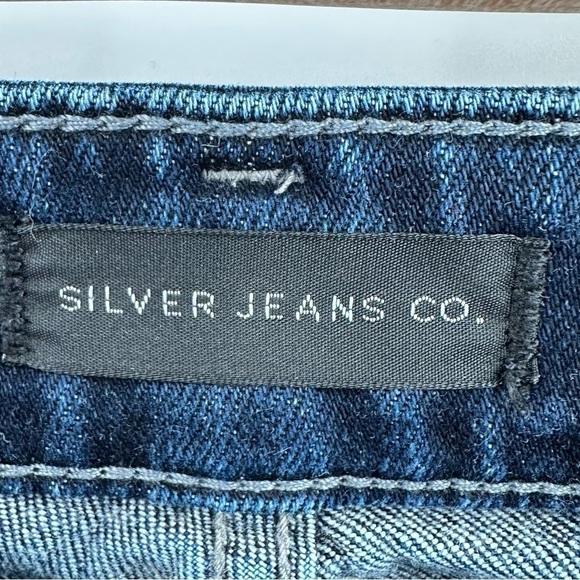 SILVER Jeans Co Women’s Suki Slim Light Distressing Slight Raw Hem Slant W26/L31 - Picture 10 of 15